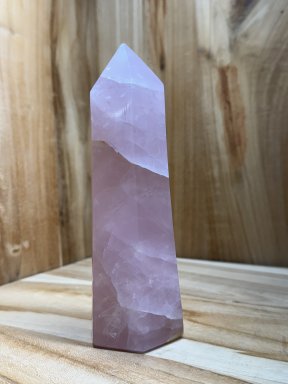 Rozenkwarts Punt Obelisk 18cm