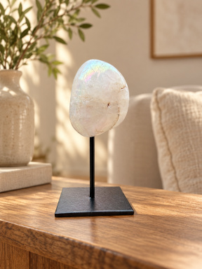 Bergkristal aura op voet – ca. 9–10 cm