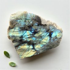 340 Labradoriet - Ruw/gepolijst 18cm