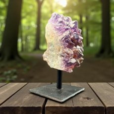 345 Amethist - op voet 10cm