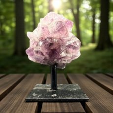 347 Amethist - op voet 8cm