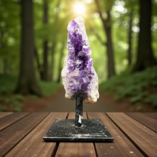 351 Amethist - op voet 10cm
