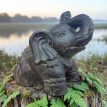 AN84 Zittende olifant in steen – 35 cm