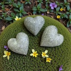DI01 Handcrafted Greenstone Heart 10cm