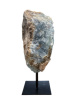 E066 Blauwe onyx op metalen voet – 20 cm