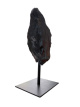 E094 Hematiet op metalen voet – 20 cm