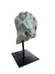 E847 Amazoniet op metalen voet – 17,5 cm