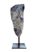 E973 Sodaliet op metalen voet – 22 cm