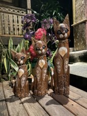 HTR08 Houten Zittende Kat – 30cm