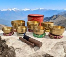 KLAN Set van 7 Tibetaanse Klankschalen met Opbergtas, 7 Ringen en 2 Kloppers