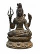 zittende Shiva met drietand (trishula)