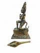 KR198 knielende Hanuman met staf