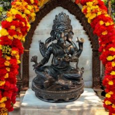 KR202 zittende Ganesha