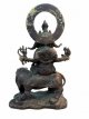 KR236 zittende, drie-koppige en acht-armige Ganesha, gezeten op een leeuw