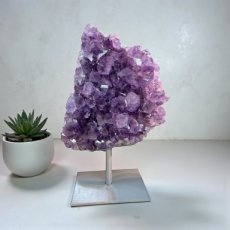 KR50 Amethist op voet - 15.5cm