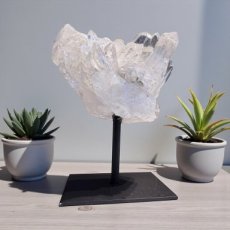 KR67 Clear Quartz on base