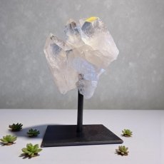 KR70 Bergkristal  op voet 12cm