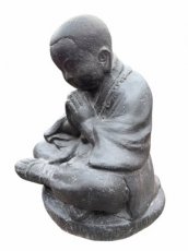 MO12 Zittende Biddende Monnik 47cm