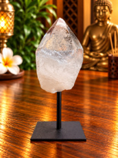R853 Bergkristal op voet – 22 cm