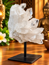 R871 Bergkristal op voet – 15 cm