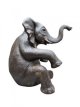 Reuze zittende olifant