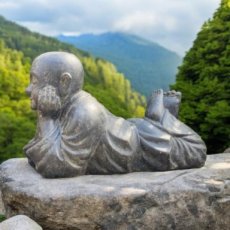 VPO05 Liggende monnik 100cm